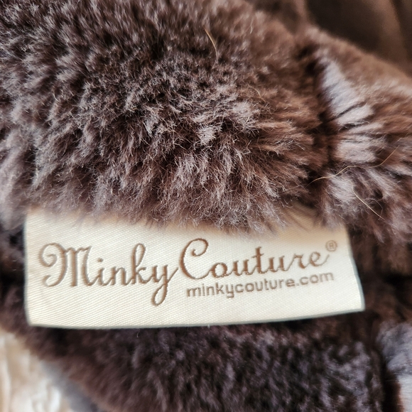 Minky Couture Other - MINKY COUTURE Hugs Charcoal Plush Blanket Reversible Cozy 60 x 72